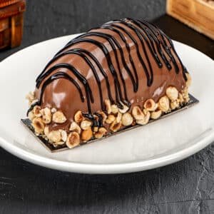 Çikolatalı muzlu pasta dilimi