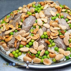 Bir tabak Mansaf, pirinç ve et ile 5 kişi